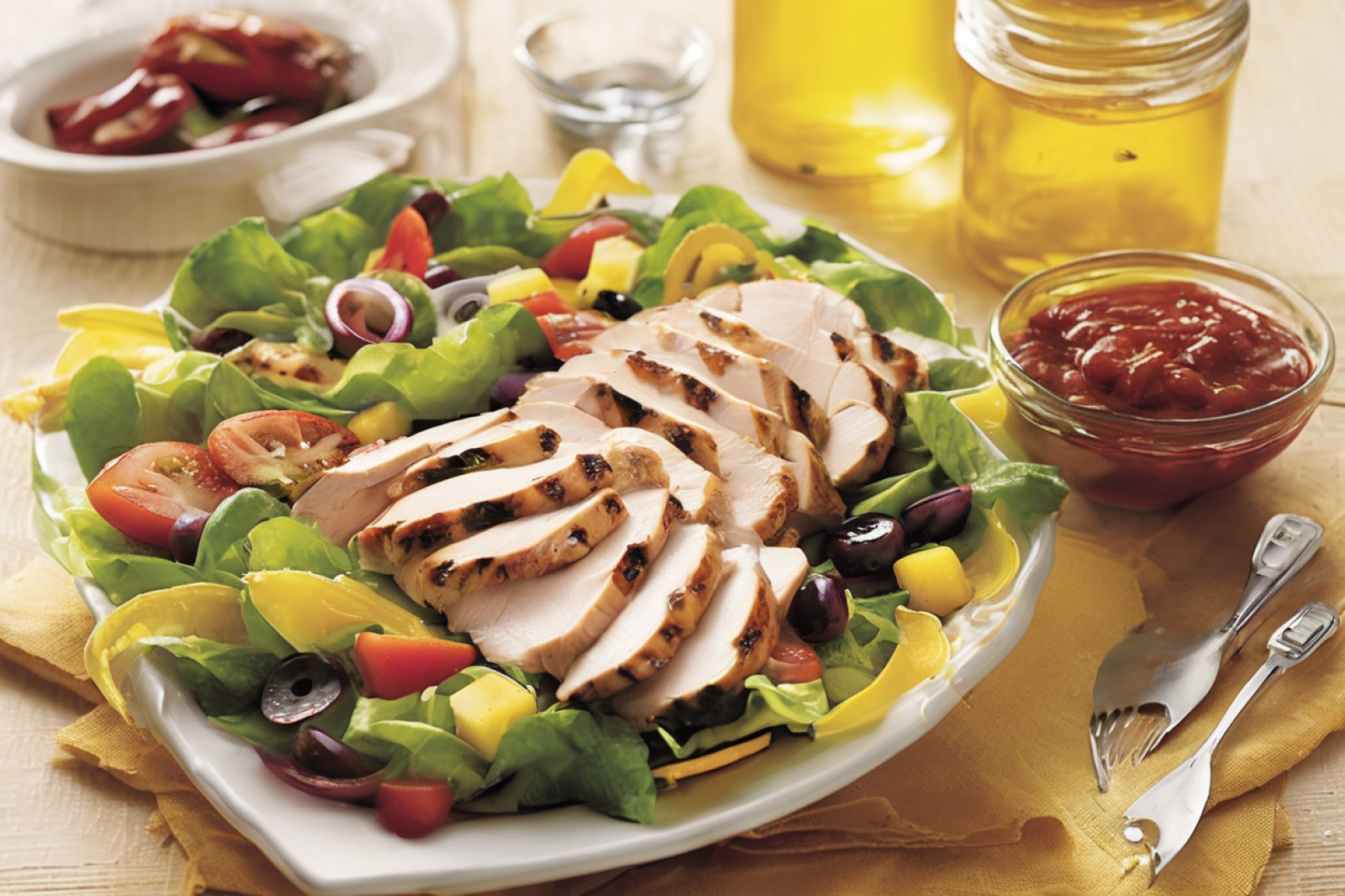 Zesty Grilled Chicken Salad with Fruity Dressing